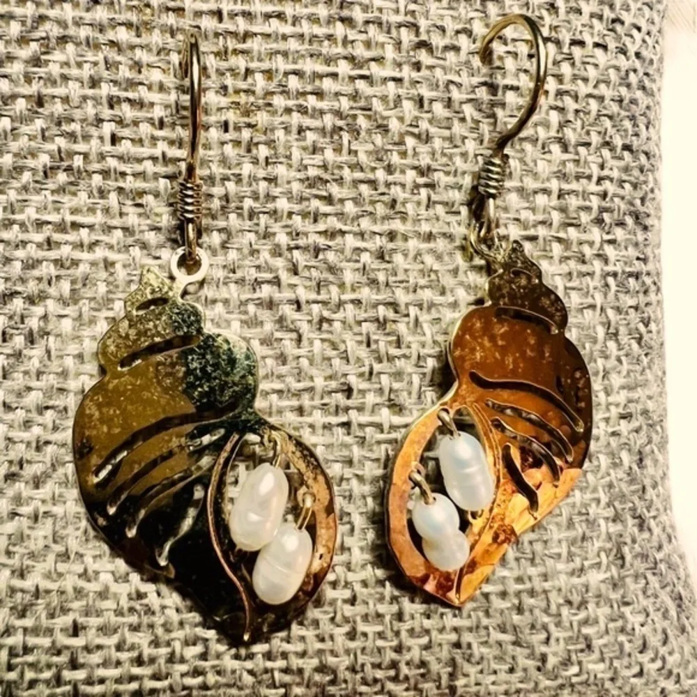 Wild Byrde Conch Shell Dangle Earrings Pearl French Hook Seashell Eclectic Artsy